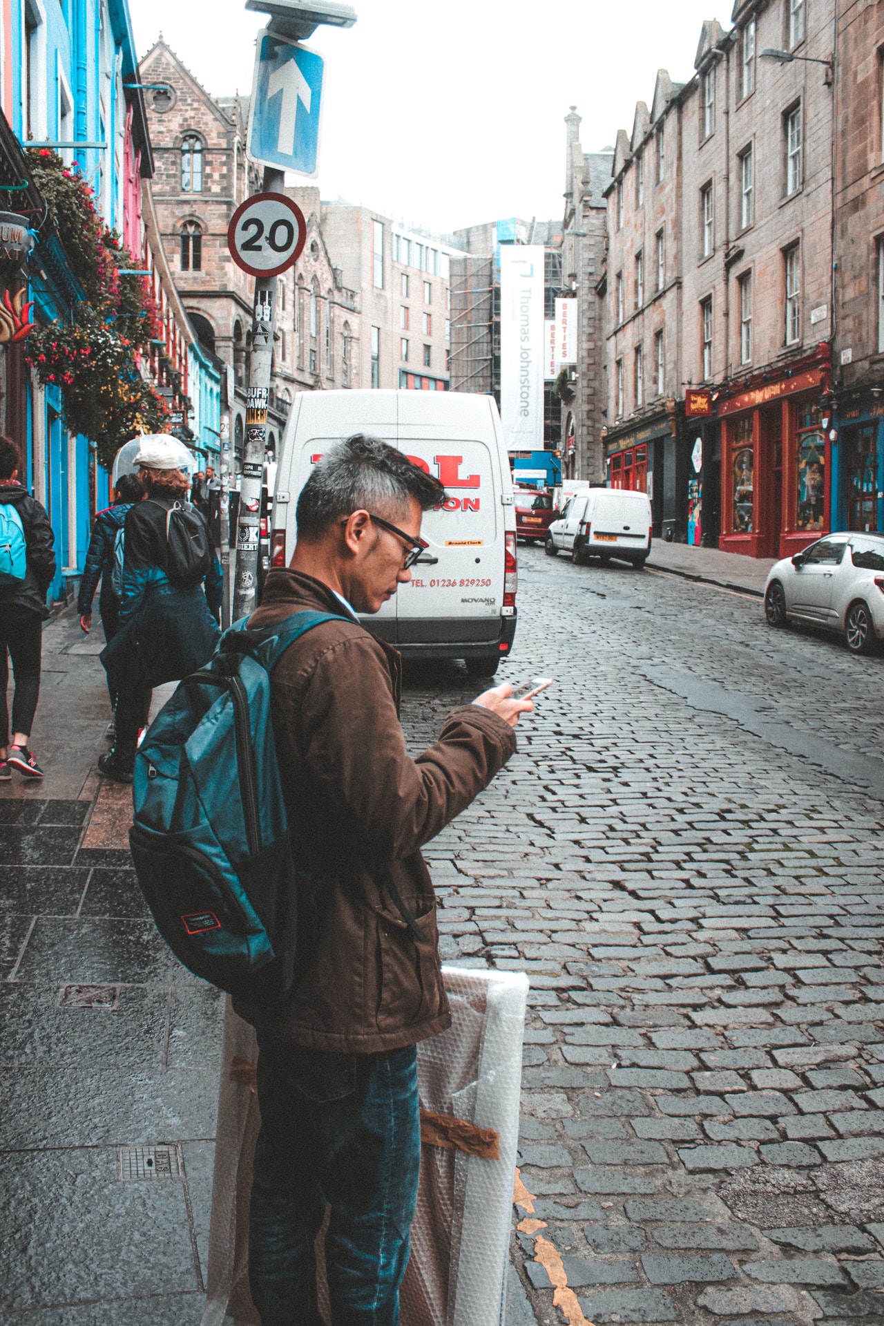 Sell to tourist using the Pigee app
